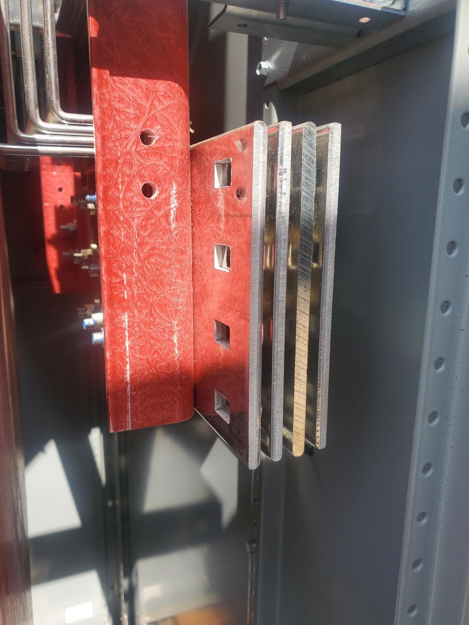 Gallery photos for 4000A 480V Main Switchgear Cleanup and Rebuild: Image #1