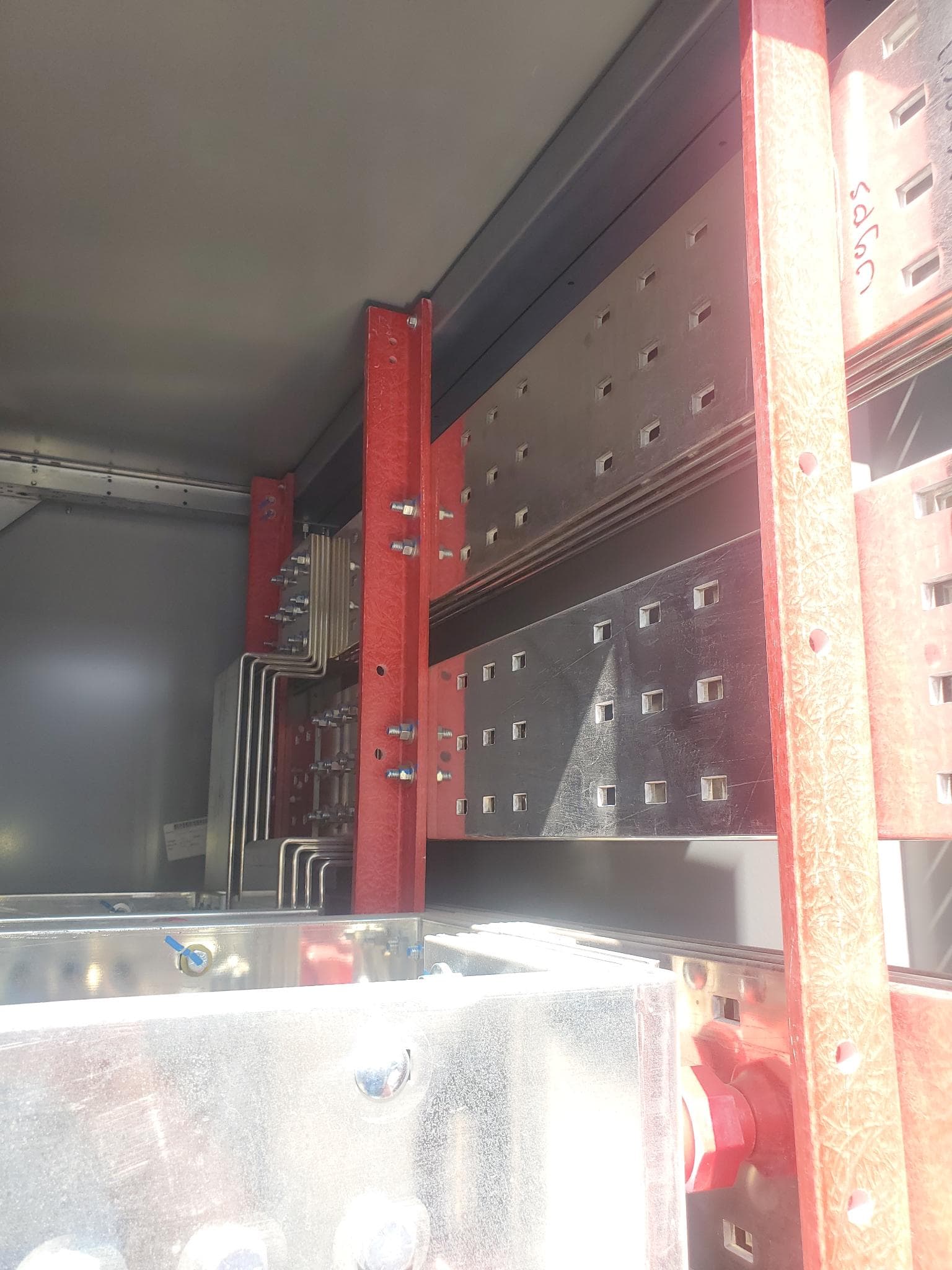 Gallery photos for 4000A 480V Main Switchgear Cleanup and Rebuild: Image #2